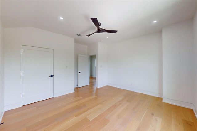 5055 Yarwell Drive, Houston, TX 77096