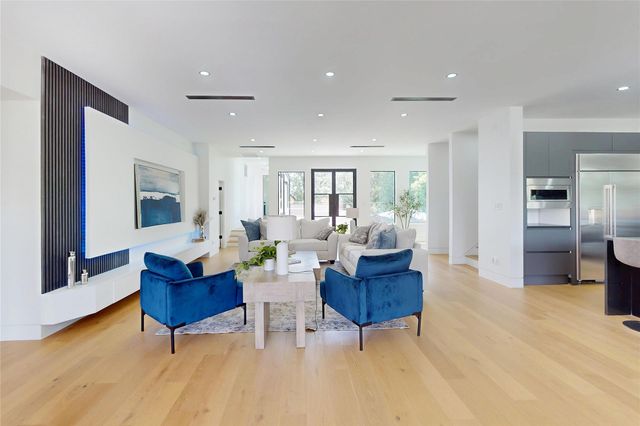 5055 Yarwell Drive, Houston, TX 77096