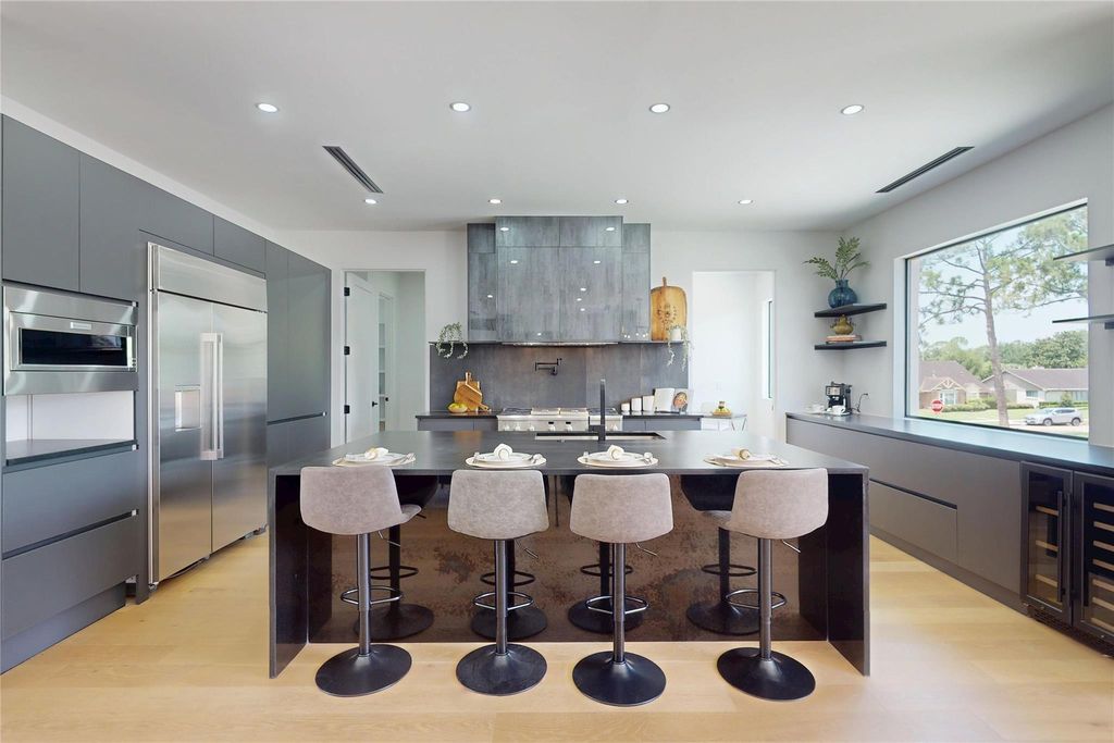 5055 Yarwell Drive, Houston, TX 77096