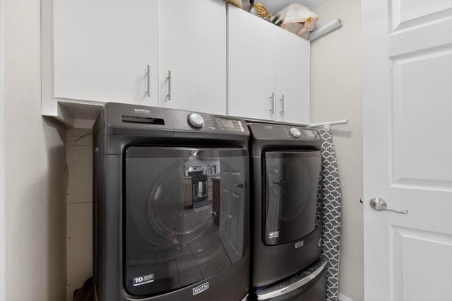 65 Rosa Avenue SW, Los Lunas, NM 87031