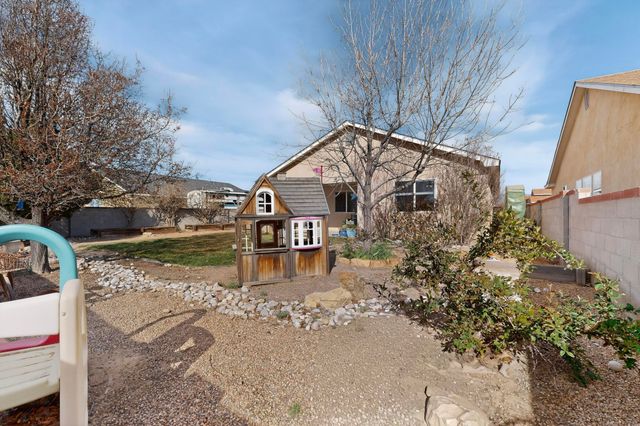 65 Rosa Avenue SW, Los Lunas, NM 87031