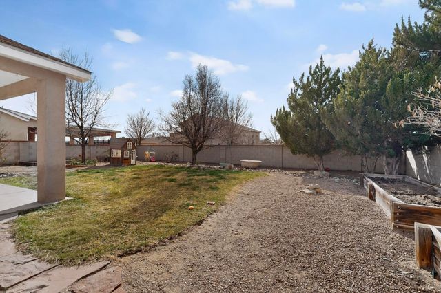 65 Rosa Avenue SW, Los Lunas, NM 87031