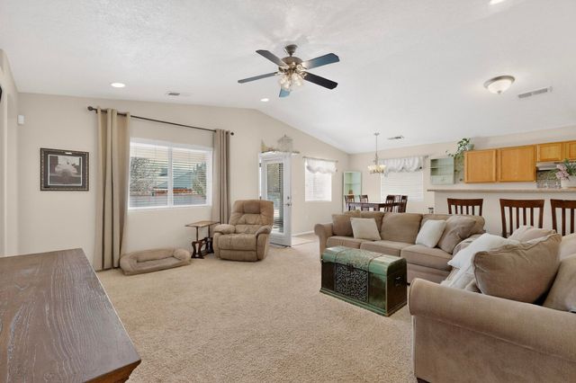 65 Rosa Avenue SW, Los Lunas, NM 87031