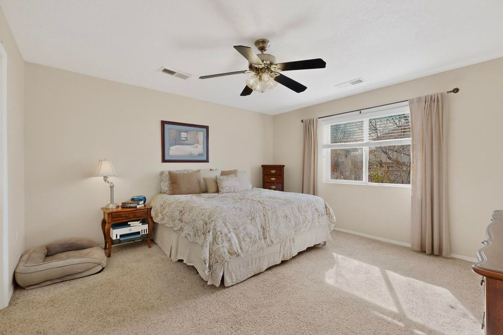 Image 19 of property listing at 65 Rosa Avenue SW, Los Lunas, NM 87031