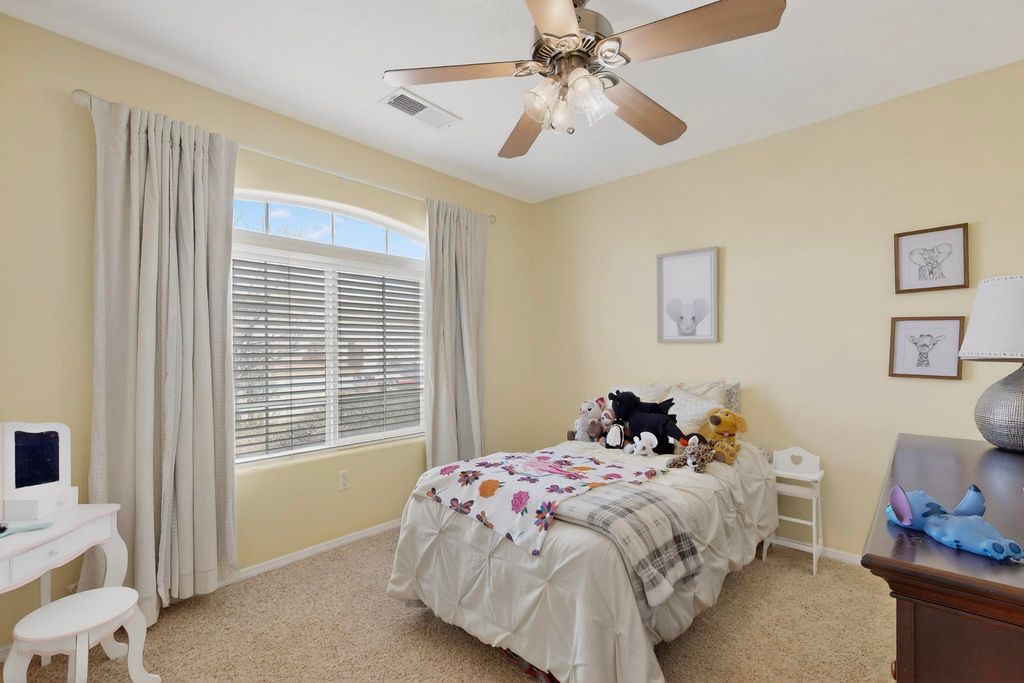 Image 26 of property listing at 65 Rosa Avenue SW, Los Lunas, NM 87031