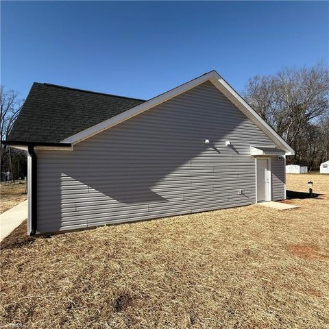 154 Abbotts Avenue, Lexington, NC 27292