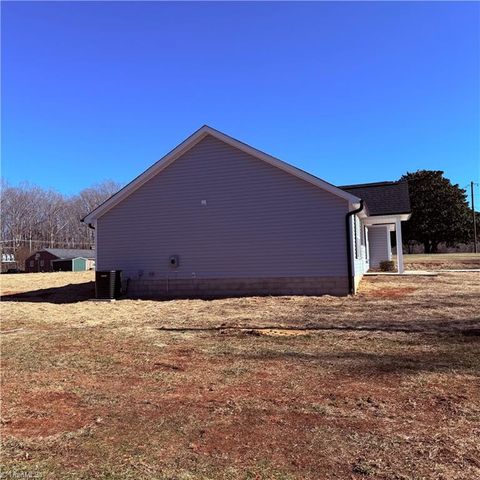 154 Abbotts Avenue, Lexington, NC 27292