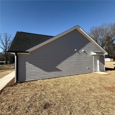 154 Abbotts Avenue, Lexington, NC 27292