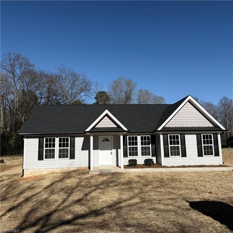 154 Abbotts Avenue, Lexington, NC 27292