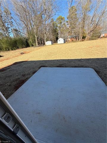 154 Abbotts Avenue, Lexington, NC 27292