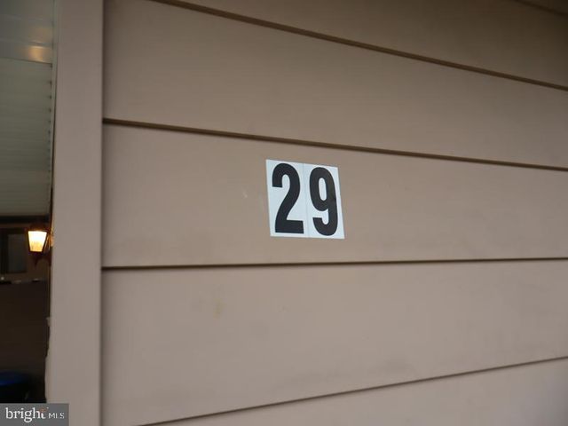 29 TALL PINE LN, Levittown, PA 19054