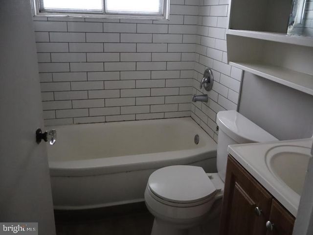 29 TALL PINE LN, Levittown, PA 19054