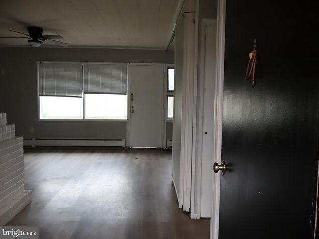 29 TALL PINE LN, Levittown, PA 19054
