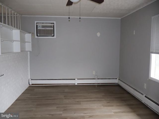 29 TALL PINE LN, Levittown, PA 19054