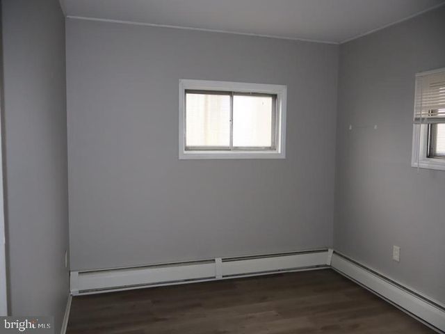 29 TALL PINE LN, Levittown, PA 19054