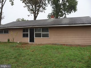 29 TALL PINE LN, Levittown, PA 19054