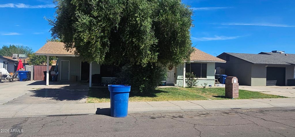 670 E LAREDO Street, Chandler, AZ 85225