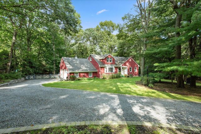9 Circle Drive, Shoreham, NY 11786