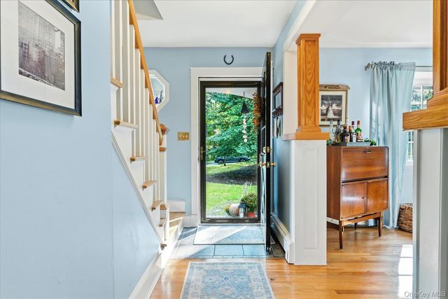 9 Circle Drive, Shoreham, NY 11786