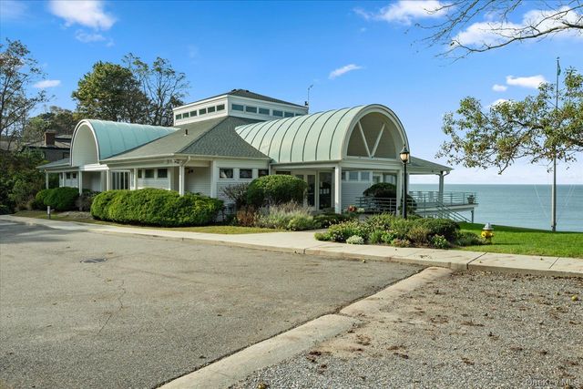 9 Circle Drive, Shoreham, NY 11786