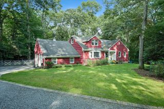 9 Circle Drive, Shoreham, NY 11786