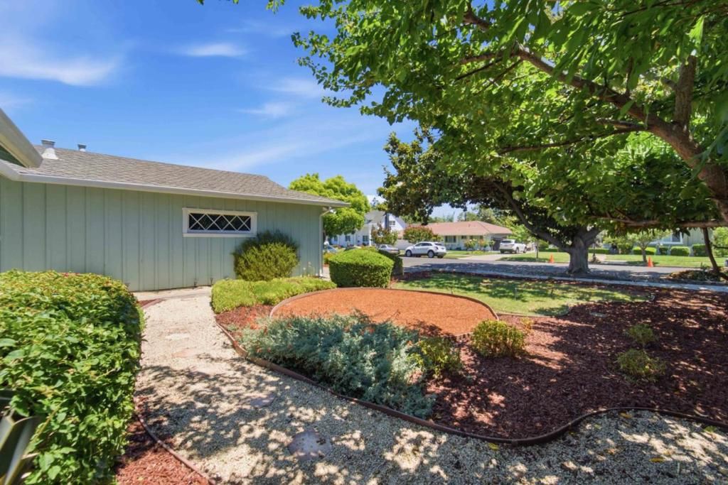 Image 27 of property listing at 1539 Jenvey Avenue, San Jose, CA 95125