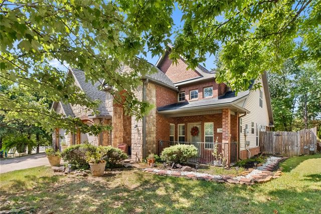 780 E Bryan Lane, Fayetteville, AR 72701