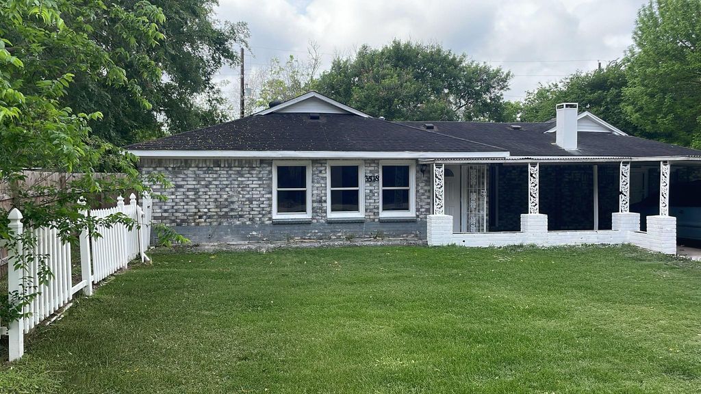 3518 Schurmier Road A, Houston, TX 77047