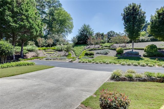 2727 Bearcreek Place, Buford, GA 30519