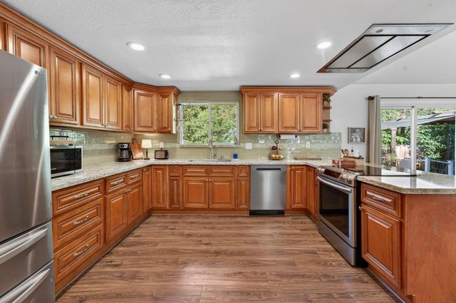 12631 Eckard Way, Auburn, CA 95603