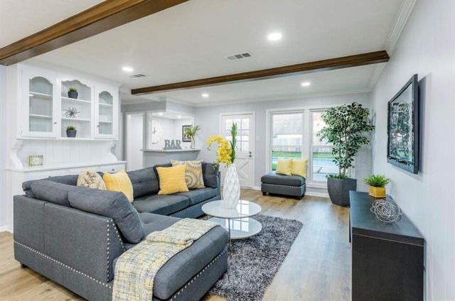 15614 Pebble Bend Drive, Houston, TX 77068