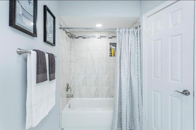 15614 Pebble Bend Drive, Houston, TX 77068