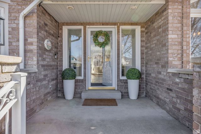 882 E WINDSOR LN, Kaysville, UT 84037