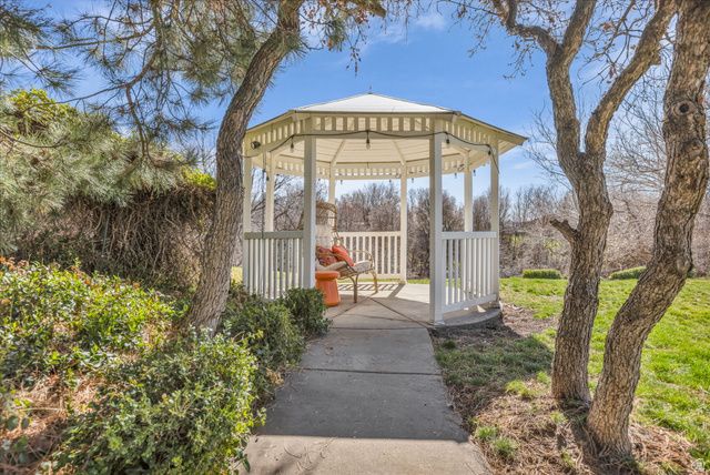 882 E WINDSOR LN, Kaysville, UT 84037