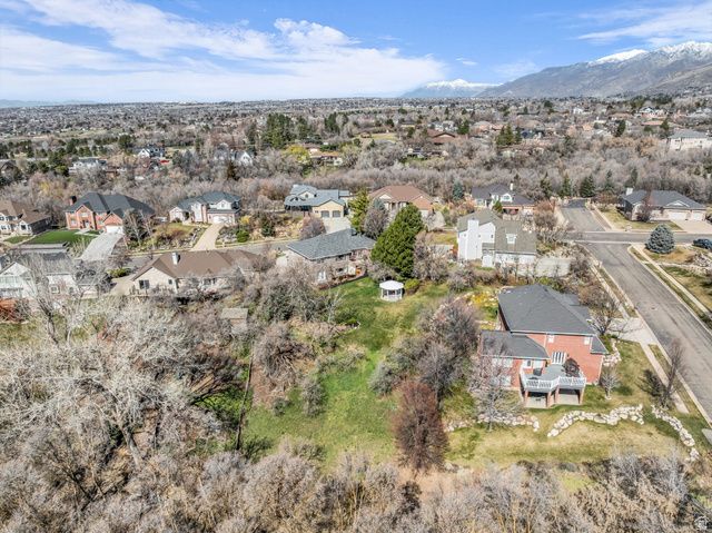 882 E WINDSOR LN, Kaysville, UT 84037