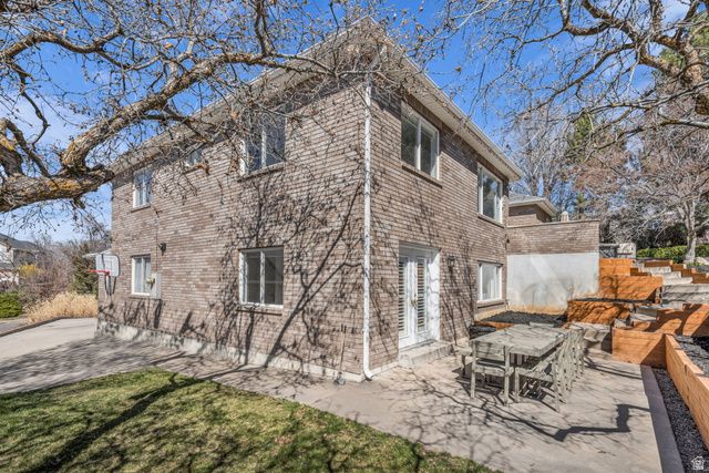 882 E WINDSOR LN, Kaysville, UT 84037