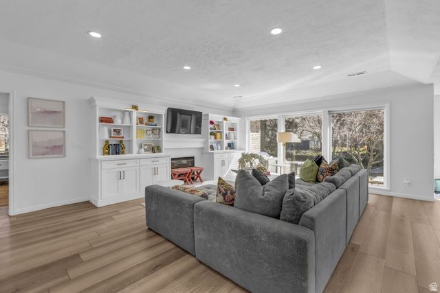 882 E WINDSOR LN, Kaysville, UT 84037