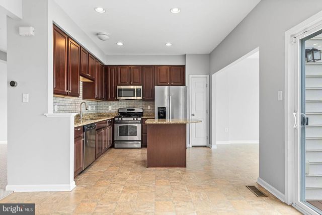 4 TUXFORD LN, Coatesville, PA 19320