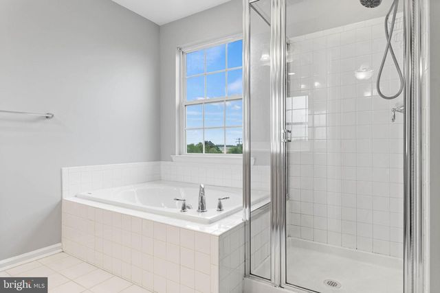 4 TUXFORD LN, Coatesville, PA 19320