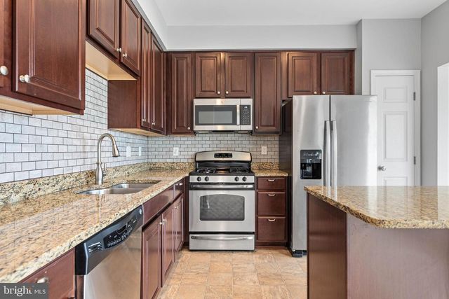 4 TUXFORD LN, Coatesville, PA 19320