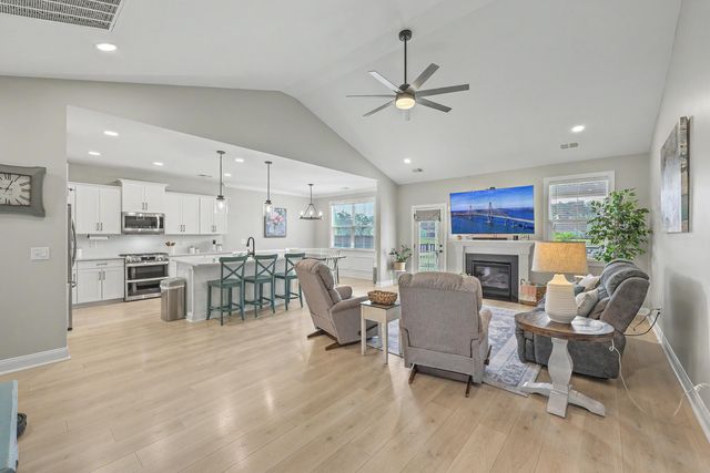 612 Sienna Way, Summerville, SC 29486