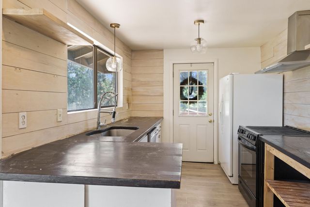 19143 Pumice Butte Road, Bend, OR 97702
