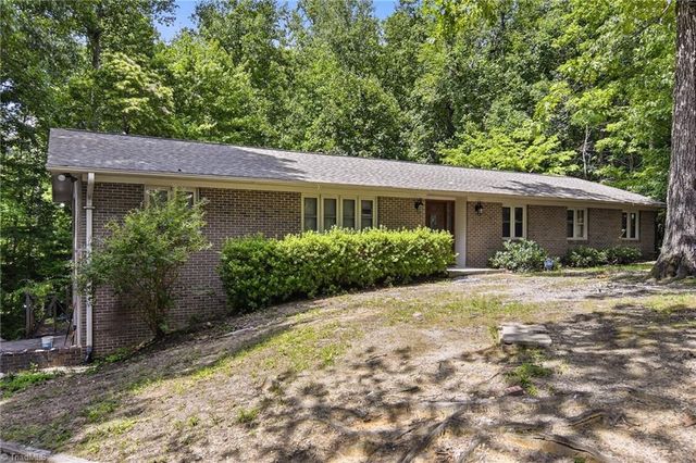 6 Hidden Valley Court, Greensboro, NC 27407