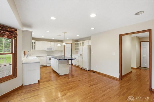 4254 Sarahs Way, Sugarcreek Twp, OH 45440