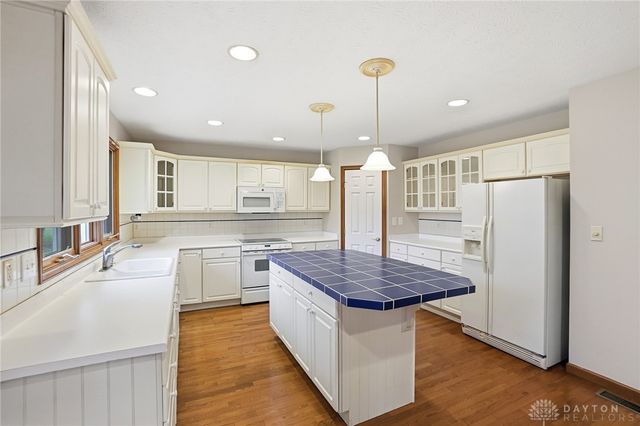 4254 Sarahs Way, Sugarcreek Twp, OH 45440