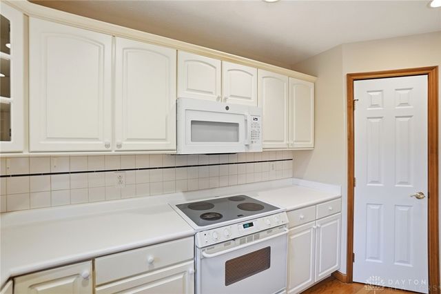 4254 Sarahs Way, Sugarcreek Twp, OH 45440