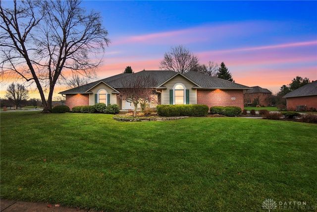 4254 Sarahs Way, Sugarcreek Twp, OH 45440