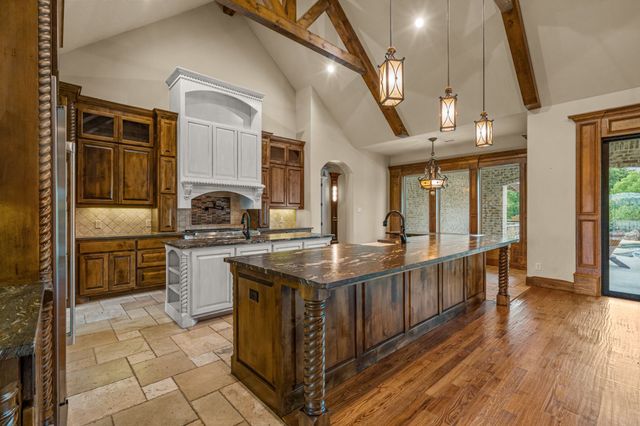 7809 Bella Flora Drive, Fort Worth, TX 76126