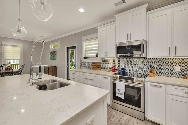 123 Serenity Lane, St Simons Island, GA 31522