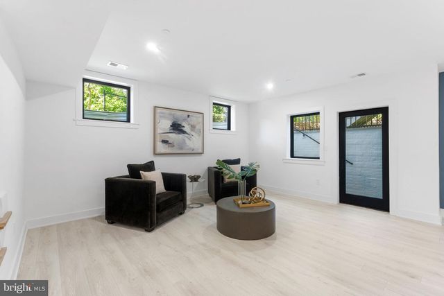 6411 CRANE TER, Bethesda, MD 20817